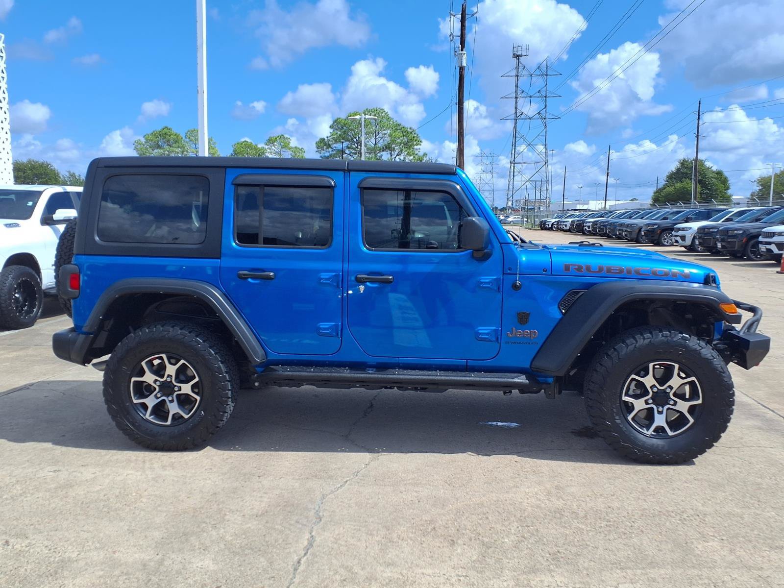 Used 2023 Jeep Wrangler Unlimited Rubicon AWD/4WD image 27
