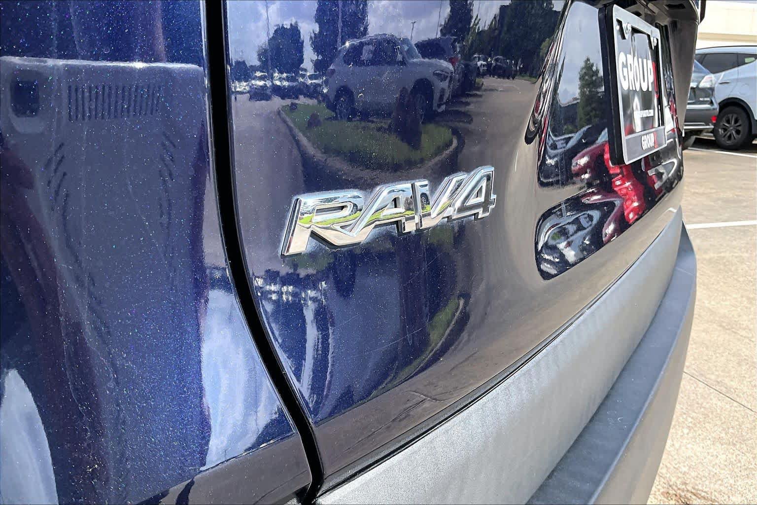 Used 2020 Toyota RAV4 XLE FWD image 29