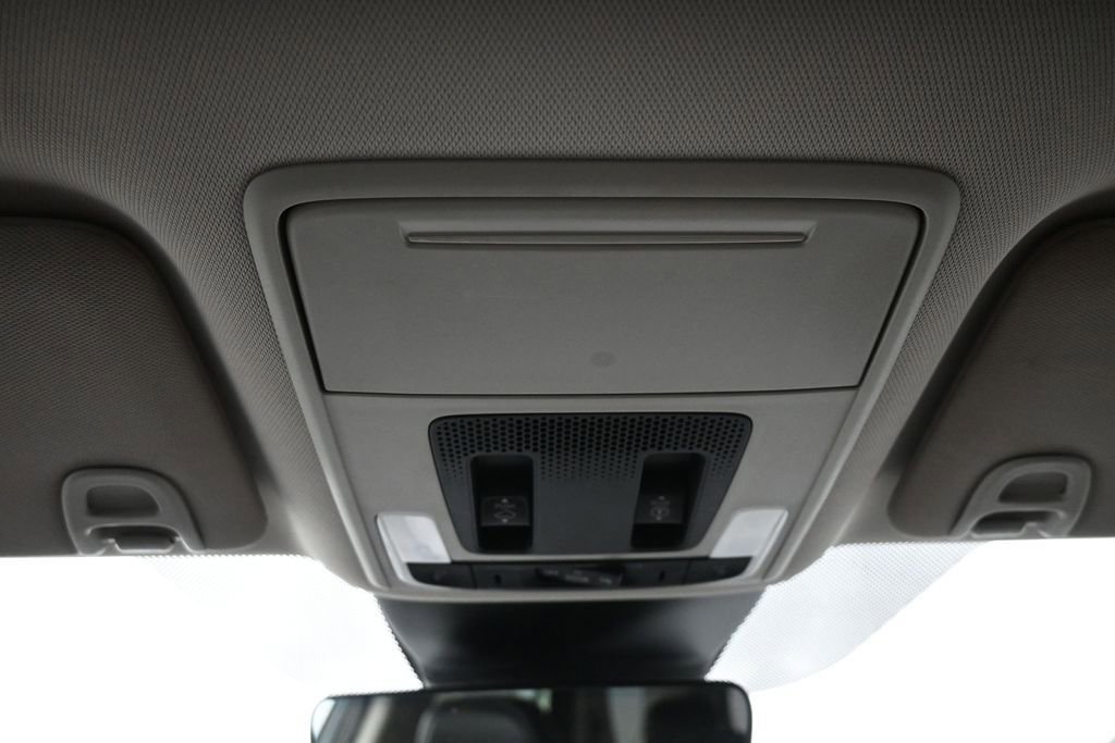 Used 2023 Honda Pilot Touring image 17