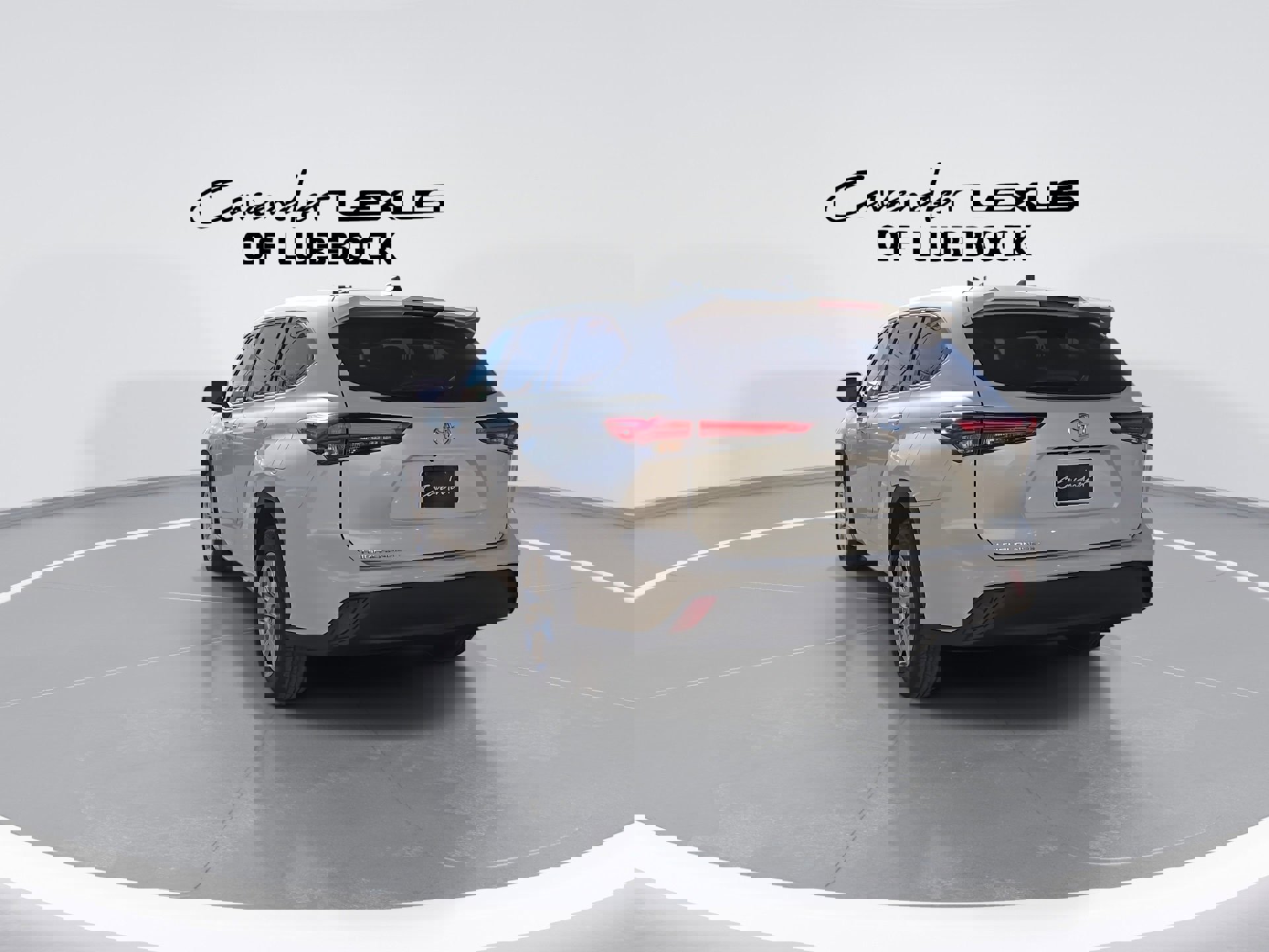 Used 2023 Toyota Highlander LE image 7