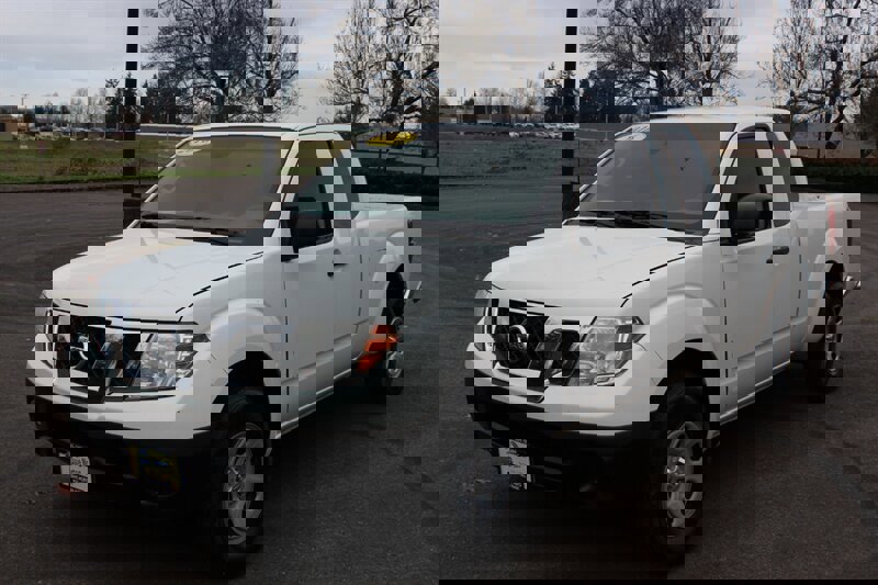 Used 2016 Nissan Frontier S image 2