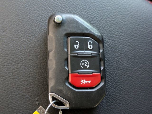 Used 2022 Jeep Gladiator Rubicon w/ Cold Weather Group image 35