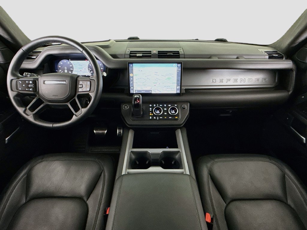 Used 2025 Land Rover Defender 130 V8 AWD/4WD image 9