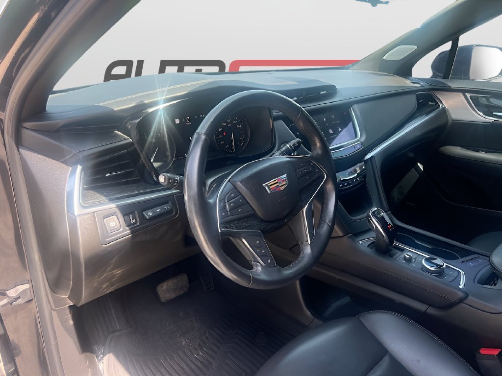 Used 2023 Cadillac XT5 Premium Luxury w/ Technology Package FWD image 9