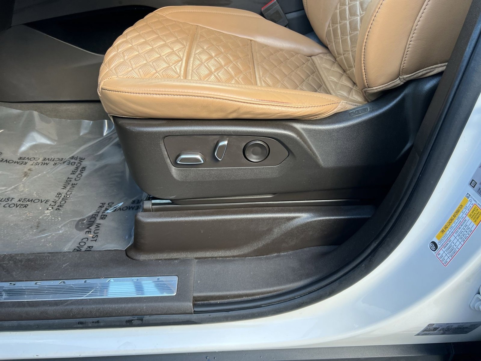 Used 2023 Cadillac Escalade Premium Luxury image 14