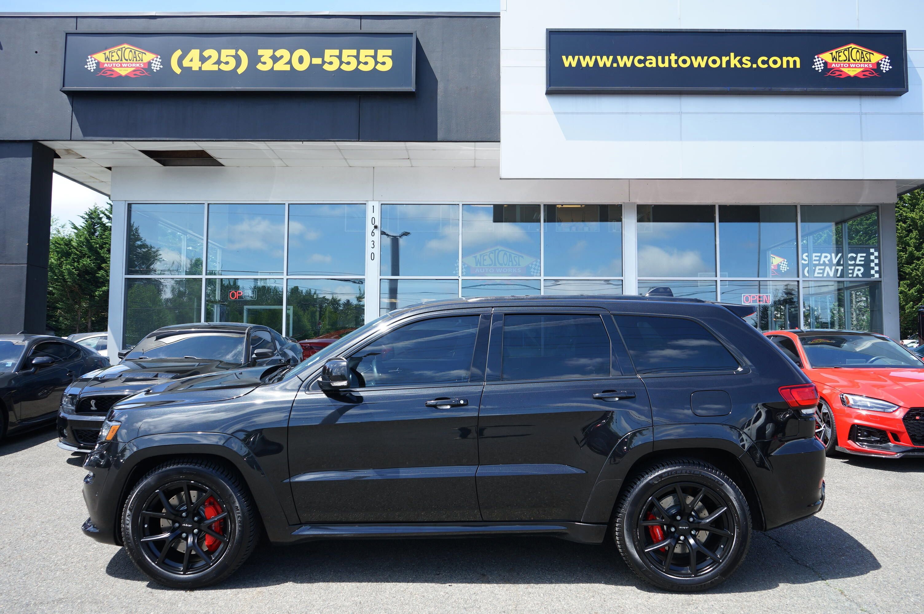 Used 2015 Jeep Grand Cherokee SRT w/ Luxury Group II AWD/4WD image 2