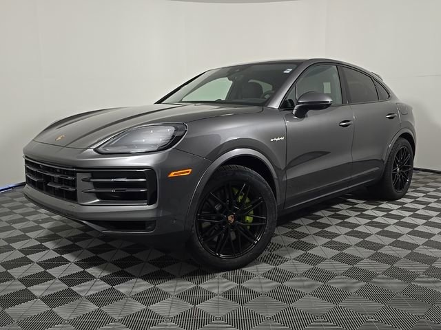 Certified 2025 Porsche Cayenne E-Hybrid Coupe image 1