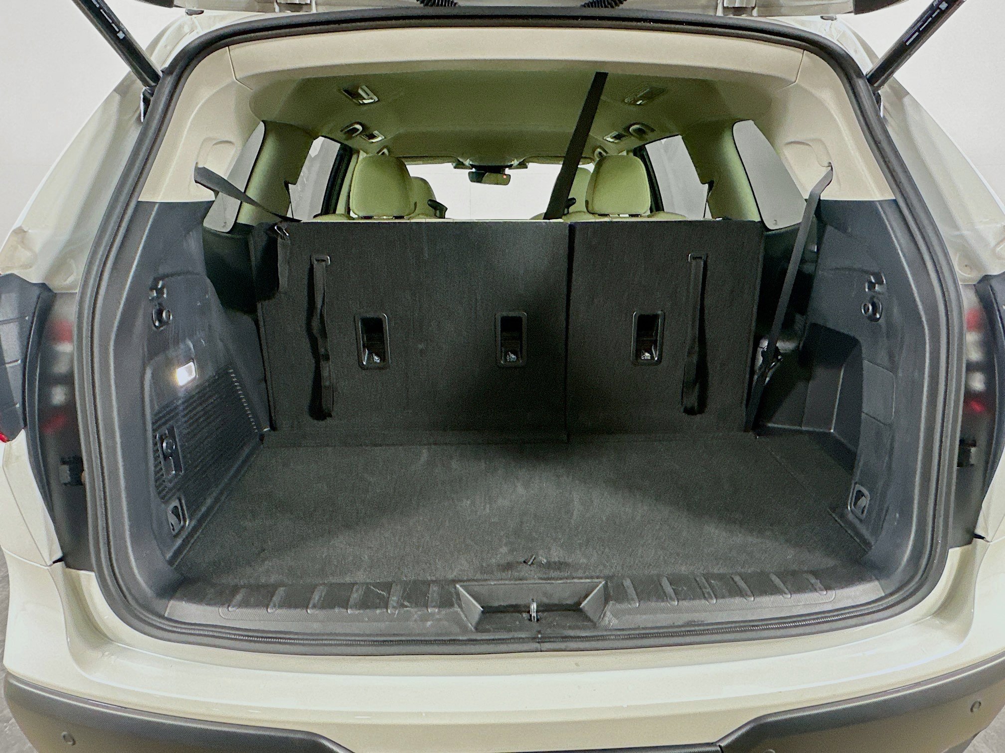 Used 2025 Subaru Ascent Premium image 29