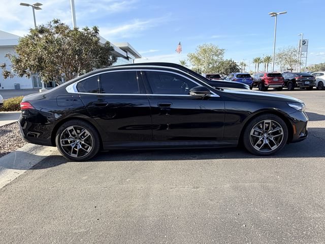 Used 2026 BMW i5 eDrive40 w/ Premium Package RWD image 5