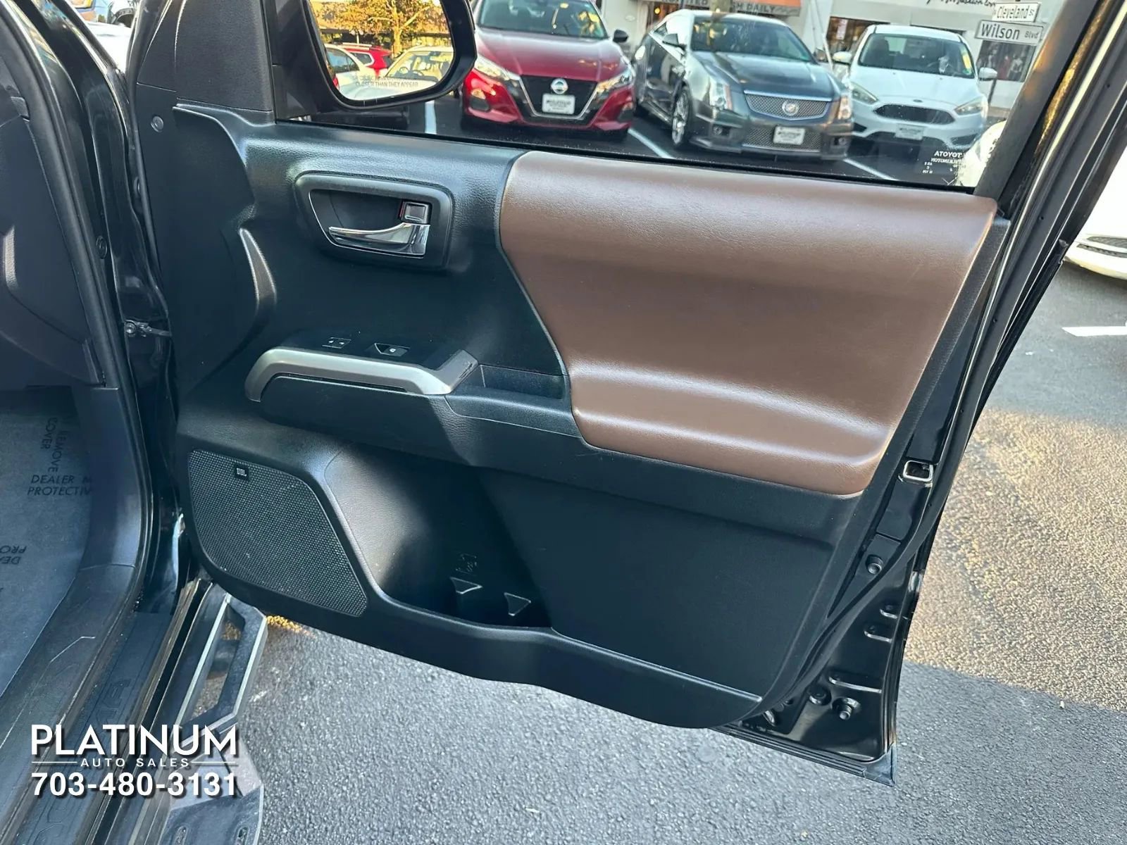 Used 2019 Toyota Tacoma Limited image 18