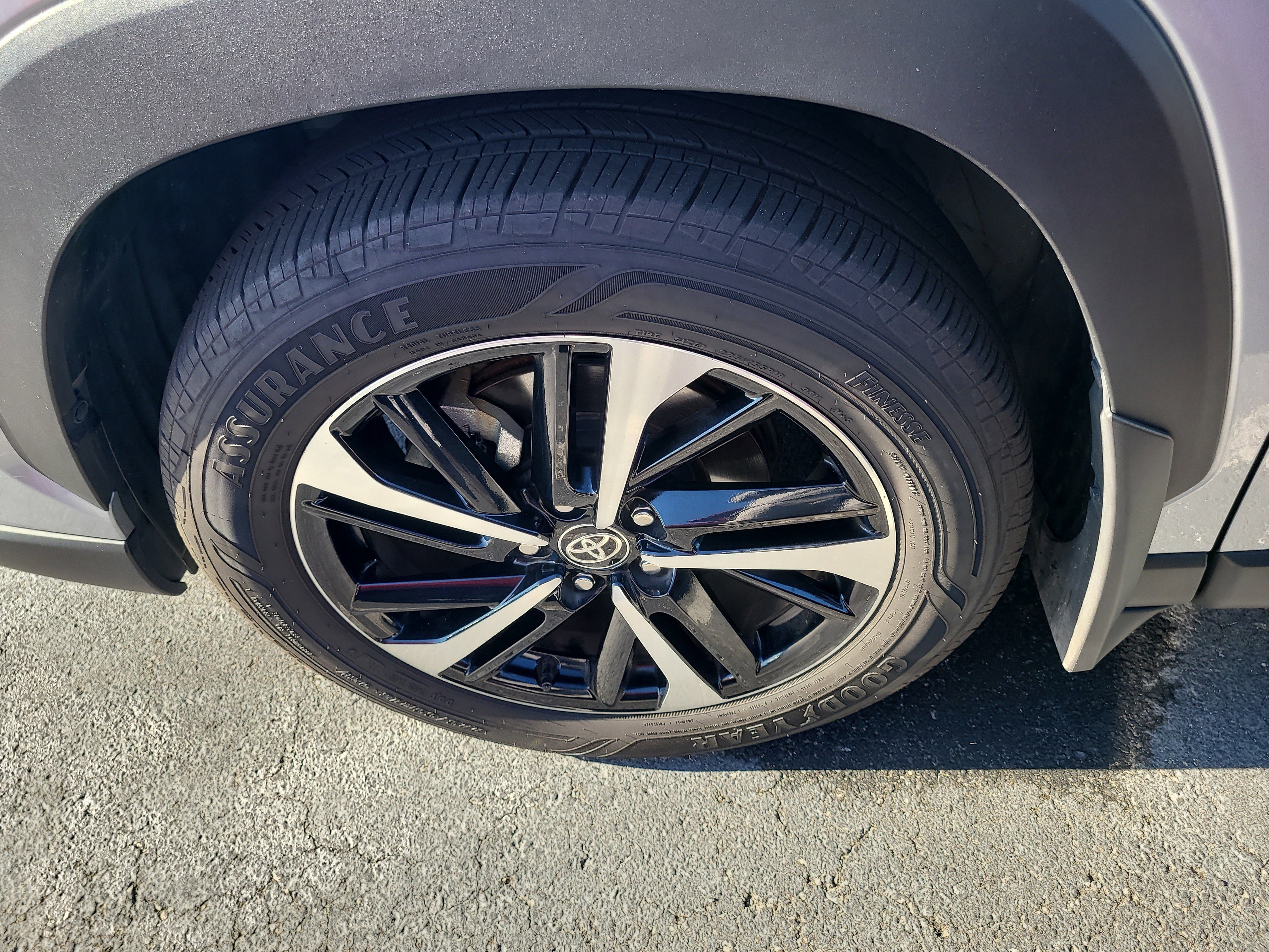 Certified 2024 Toyota Corolla Cross XSE image 11