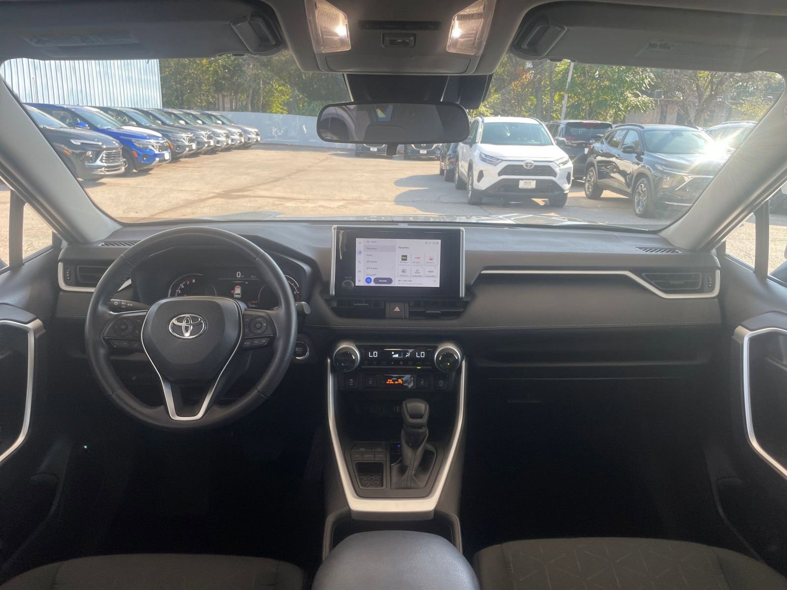 Used 2025 Toyota RAV4 XLE image 33