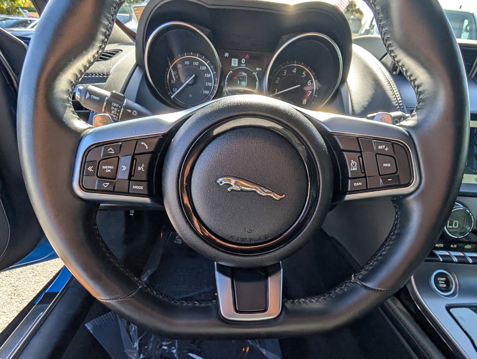 Used 2020 Jaguar F-TYPE Convertible image 31