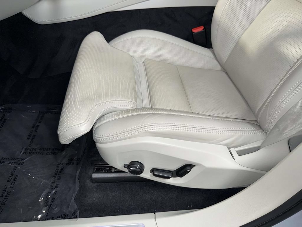 Used 2024 Volvo XC90 B6 Ultimate w/ Protection Package Premier AWD/4WD image 3