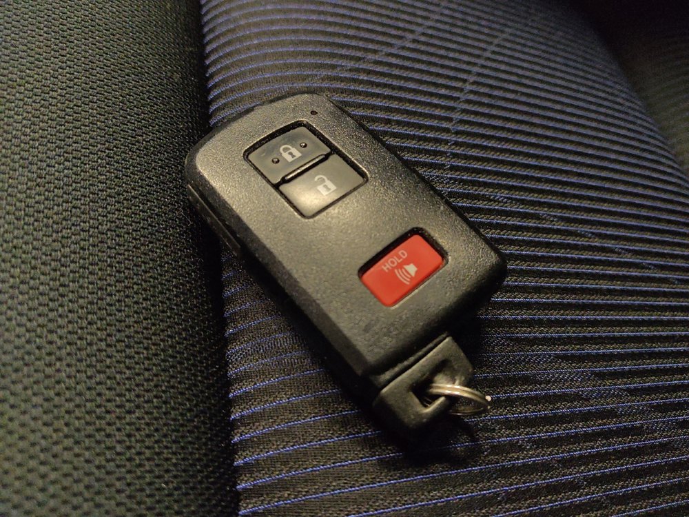 Used 2018 Toyota Prius C Three w/ Carpet Mat Package image 32