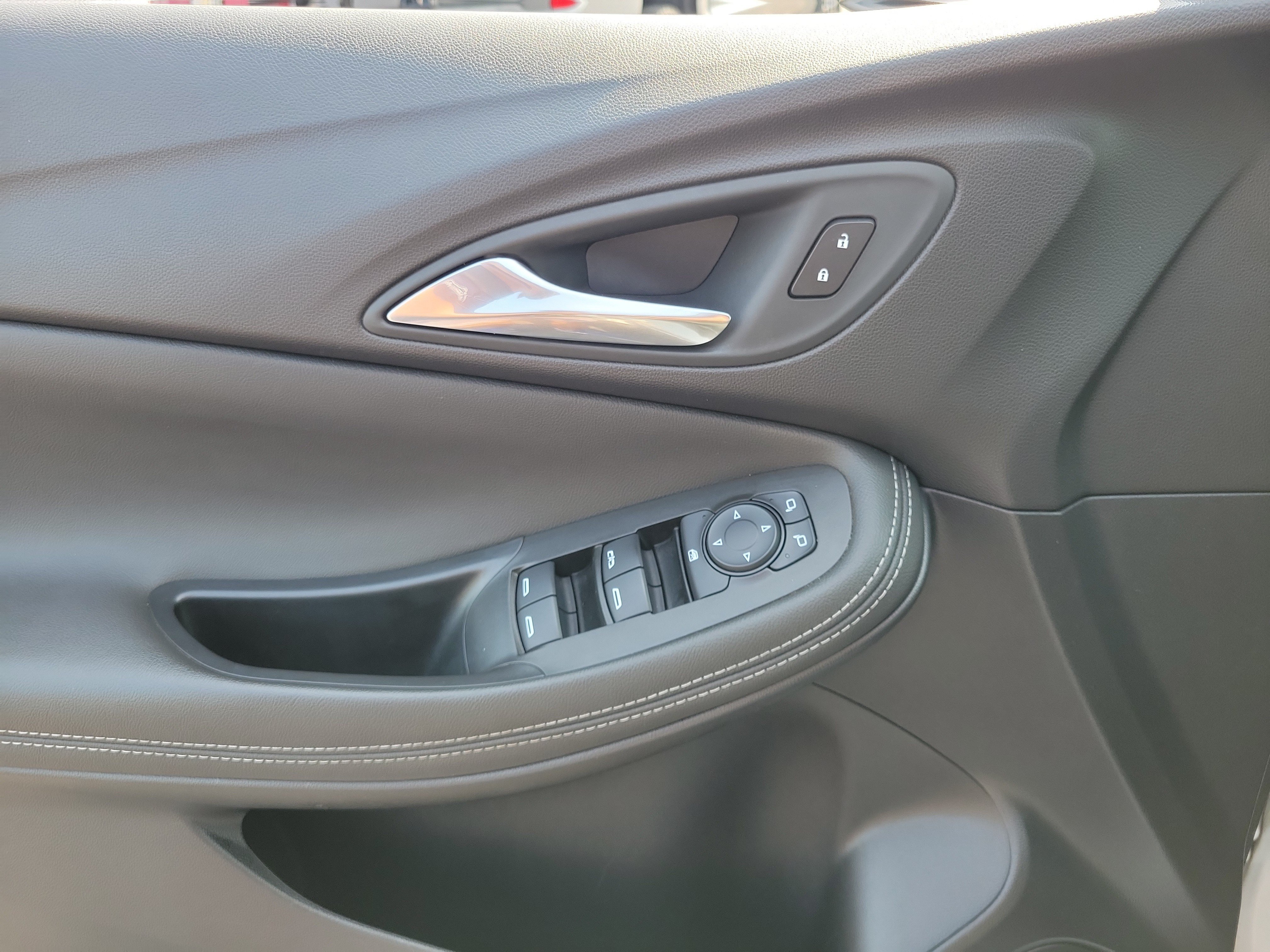 Used 2024 Buick Encore GX Preferred FWD image 17