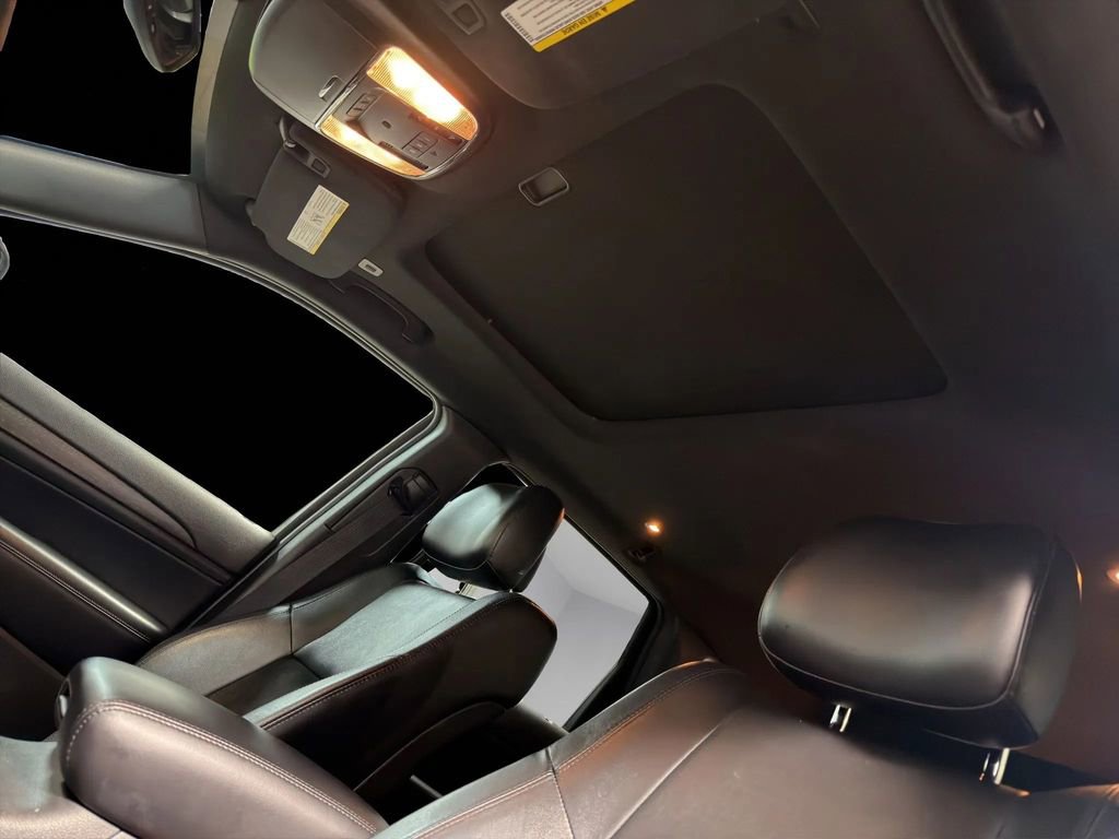 Used 2017 Jeep Grand Cherokee Altitude image 15