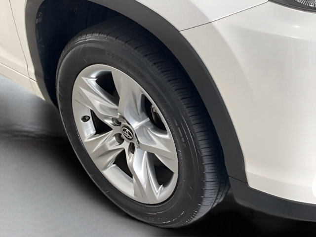 Used 2019 Toyota Highlander Limited FWD image 28