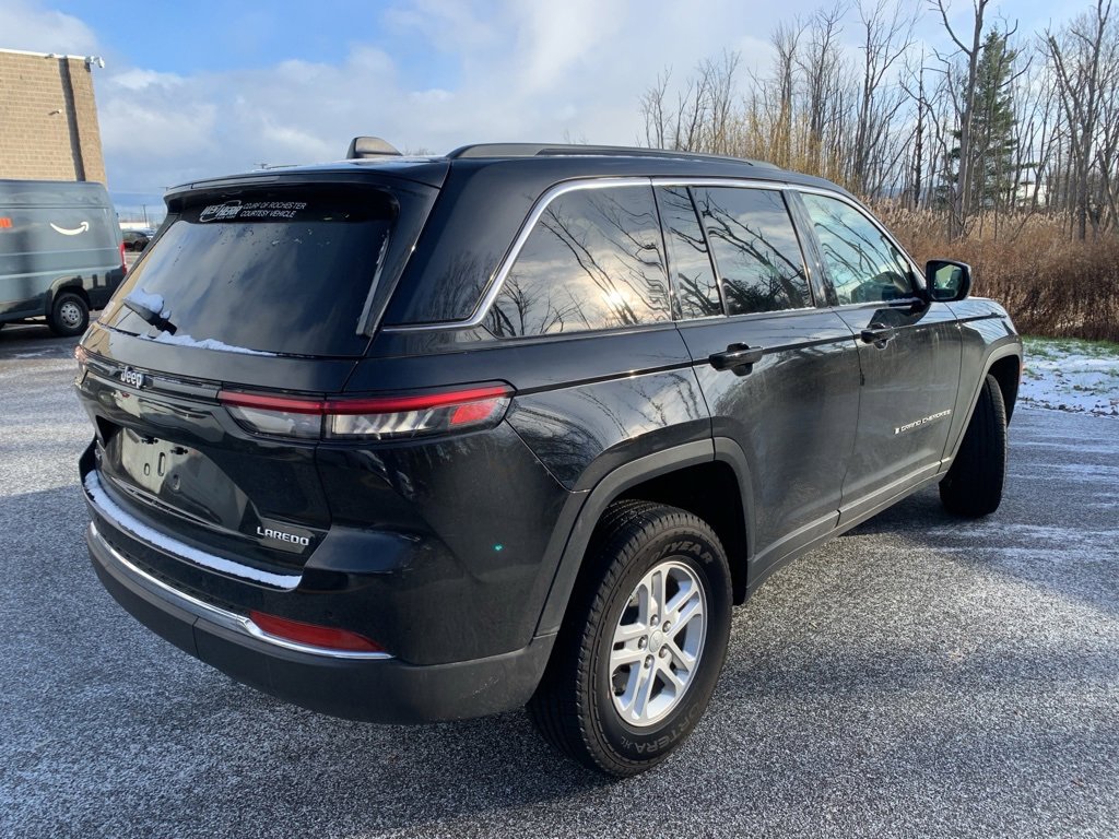 Used 2025 Jeep Grand Cherokee Laredo w/ Luxury Tech Group I image 2