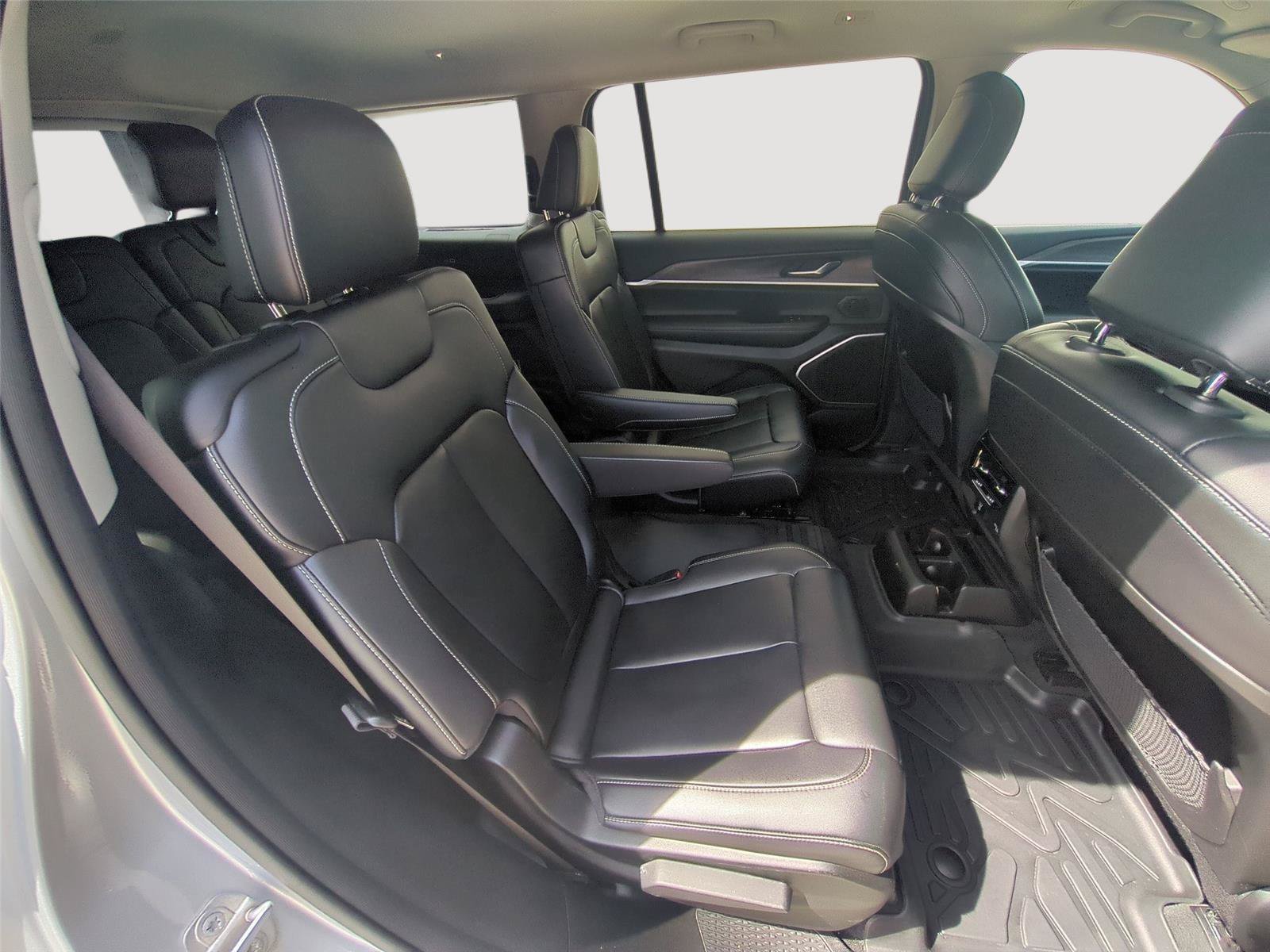 Used 2021 Jeep Grand Cherokee L Limited RWD image 34