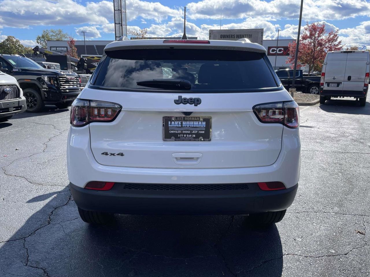 New 2026 Jeep Compass Latitude image 8