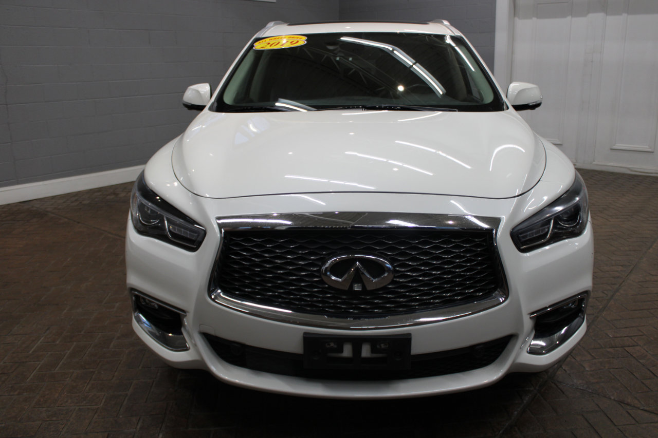 Used 2019 INFINITI QX60 Luxe w/ Essential Package image 2