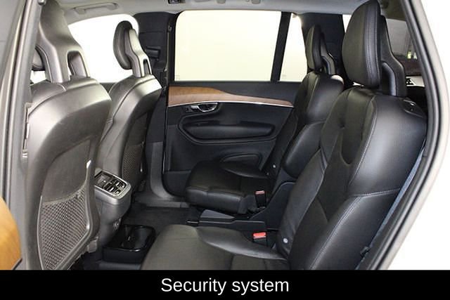 Used 2021 Volvo XC90 T6 Momentum w/ Protection Package Premier image 14