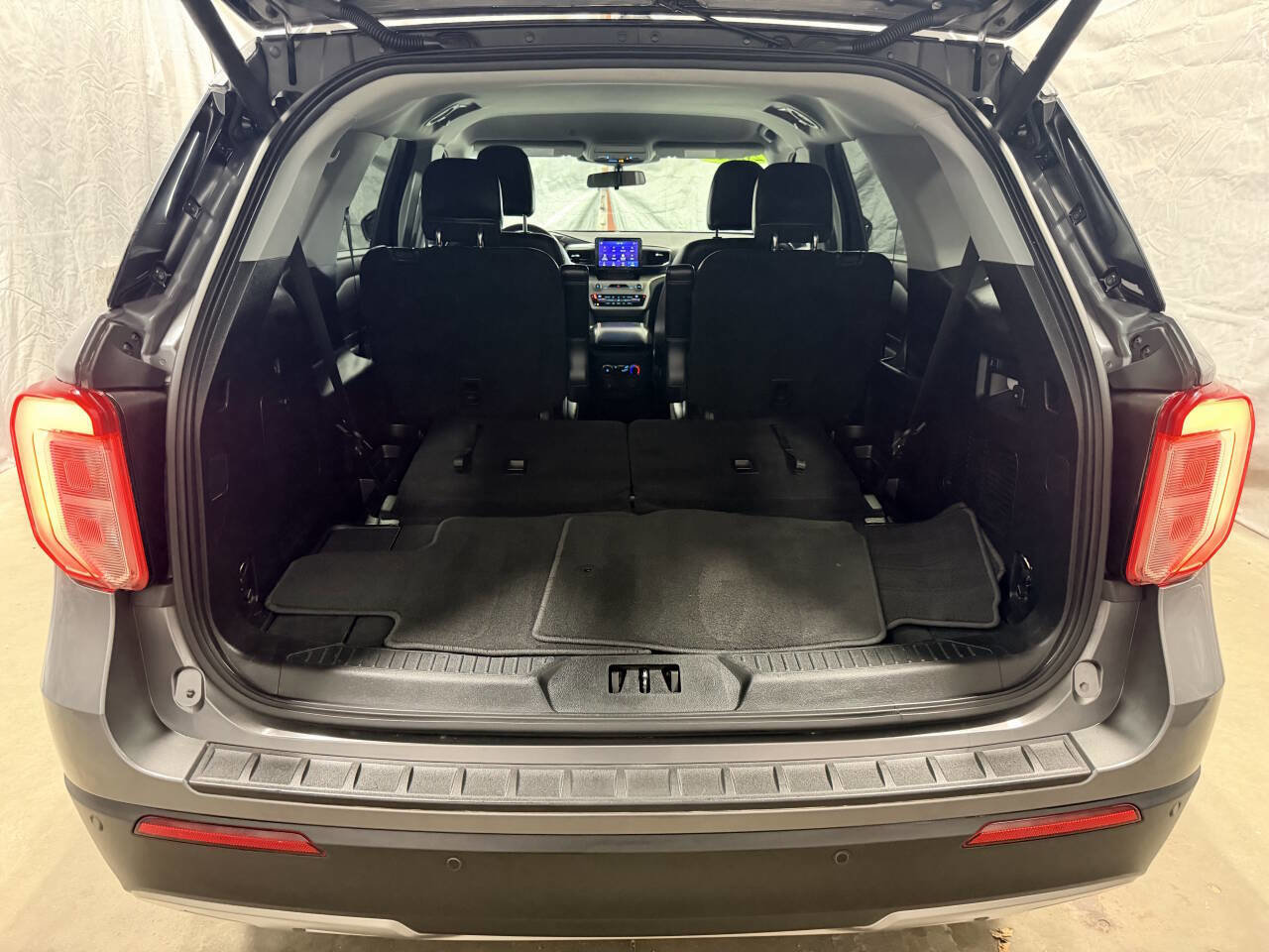 Used 2021 Ford Explorer XLT w/ Equipment Group 202A image 32