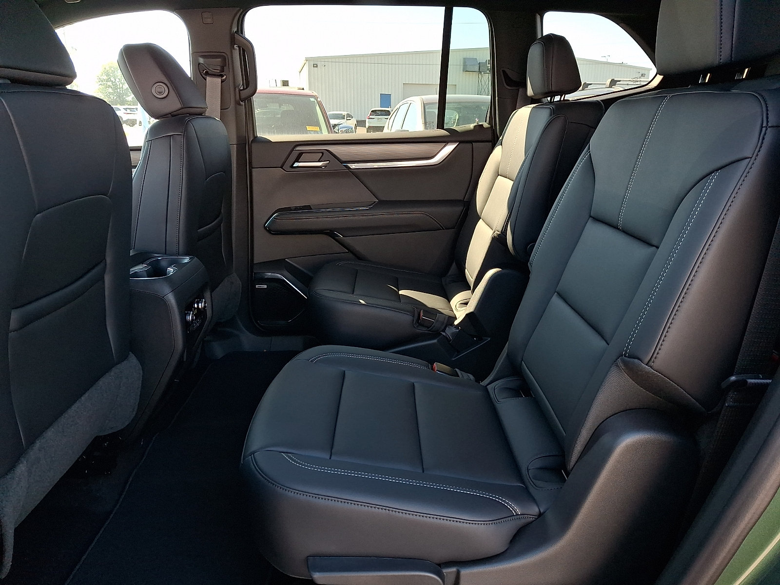 New 2027 GMC Acadia Elevation w/ Elevation Premium Package AWD/4WD image 5