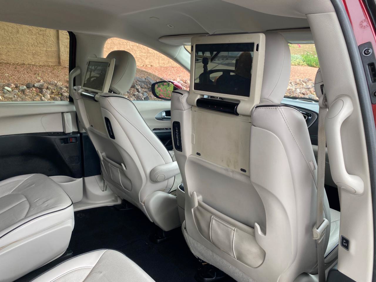 Used 2018 Chrysler Pacifica Limited FWD image 52