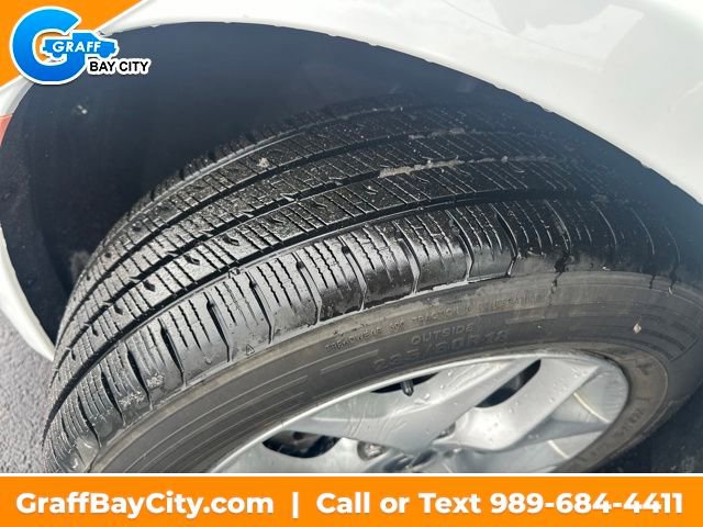 Used 2017 Chrysler Pacifica Touring-L w/ Tire & Wheel Group image 27