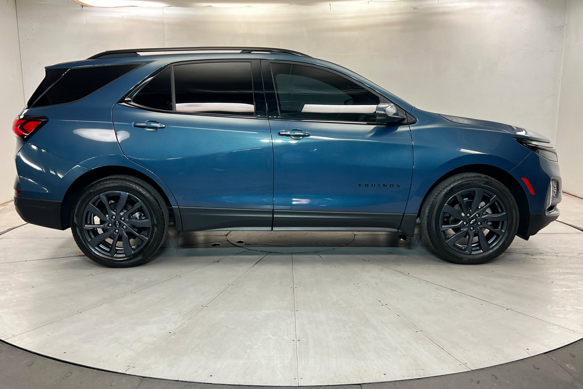 Used 2024 Chevrolet Equinox RS FWD image 7