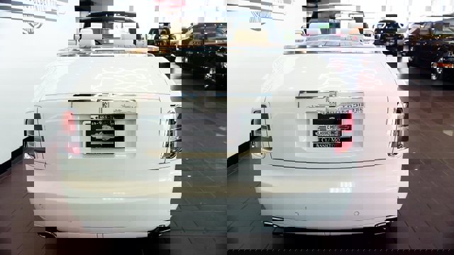 Used 2011 Rolls-Royce Phantom Drophead Coupe image 7