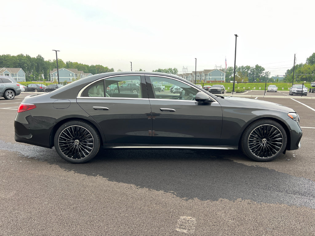 New 2026 Mercedes-Benz E 350 4MATIC Sedan image 9