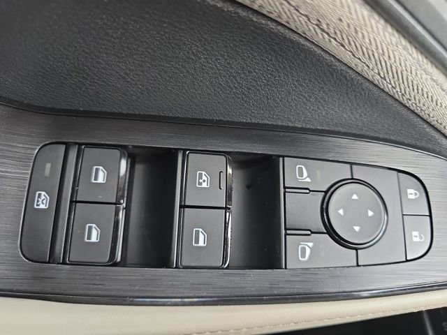 Used 2023 Nissan Rogue SV FWD image 28