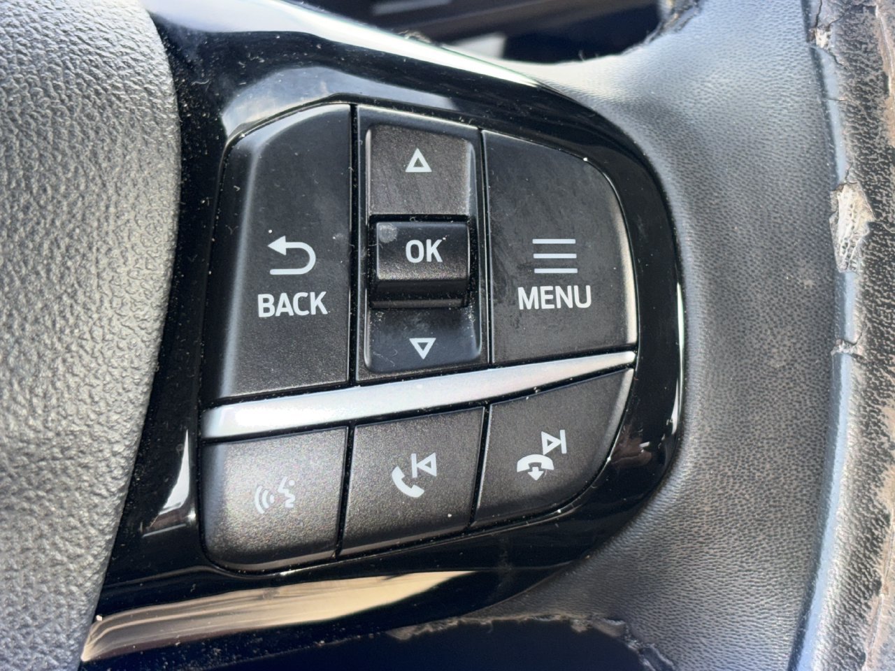 Used 2022 Ford Escape SE FWD image 12