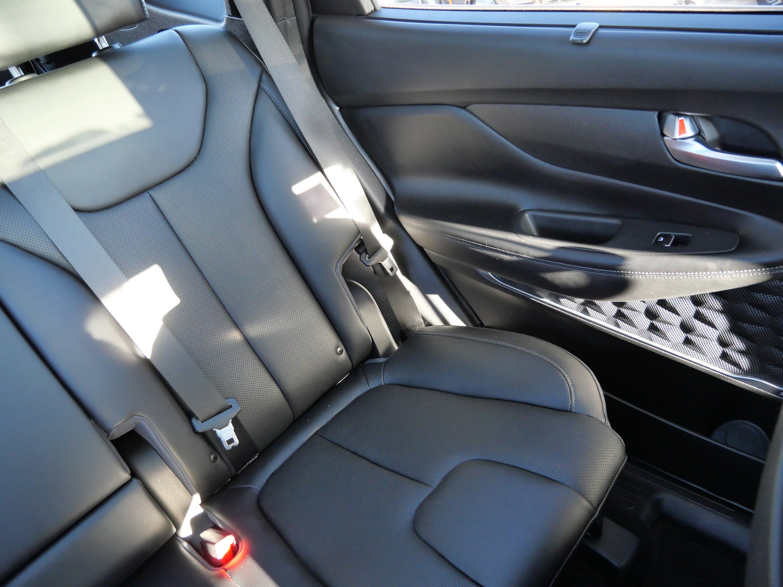 Certified 2023 Hyundai Santa Fe SEL w/ Premium Package image 14