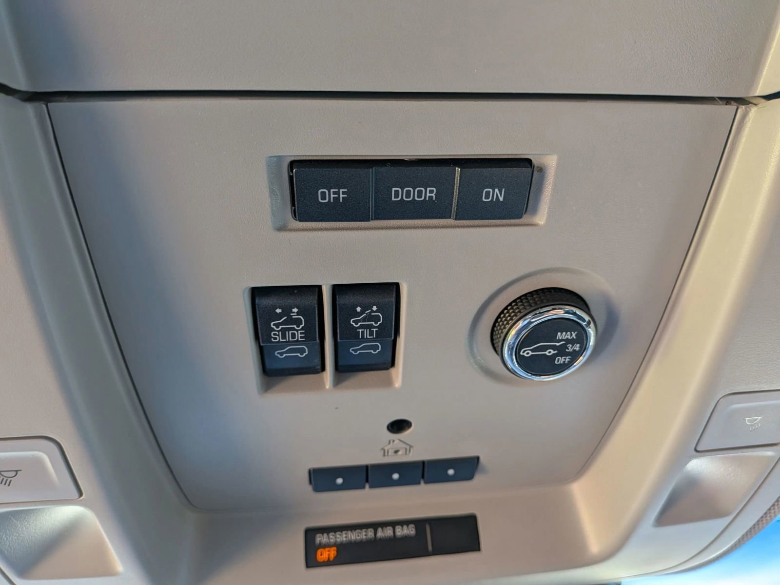 Used 2016 Chevrolet Suburban LTZ image 59