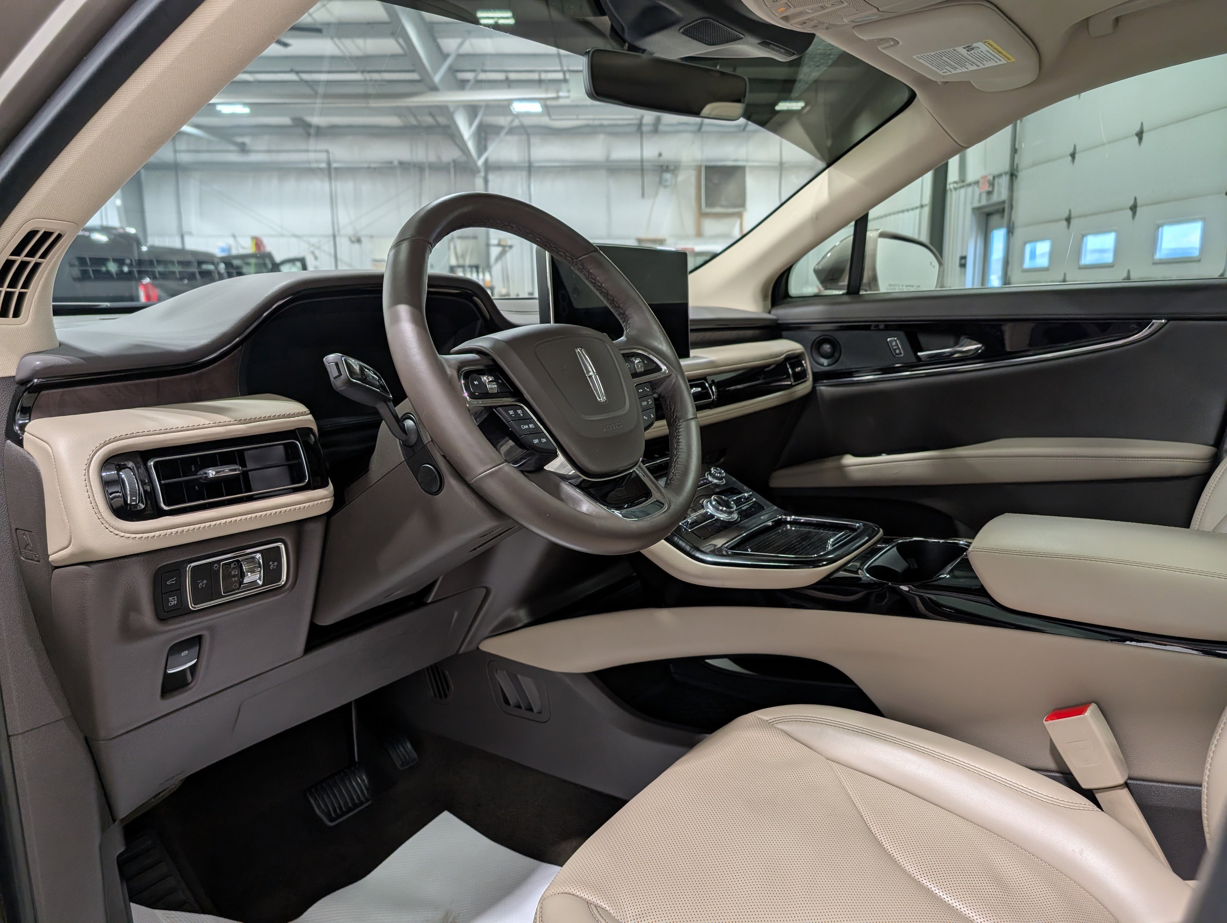 Used 2021 Lincoln Nautilus Reserve w/ Cargo Utility Package image 13