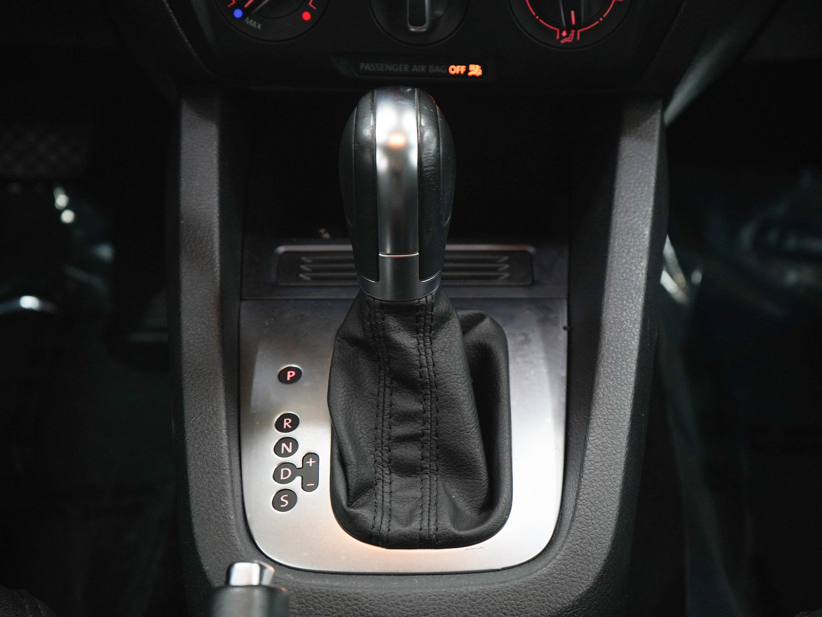Used 2014 Volkswagen Jetta SE FWD image 17