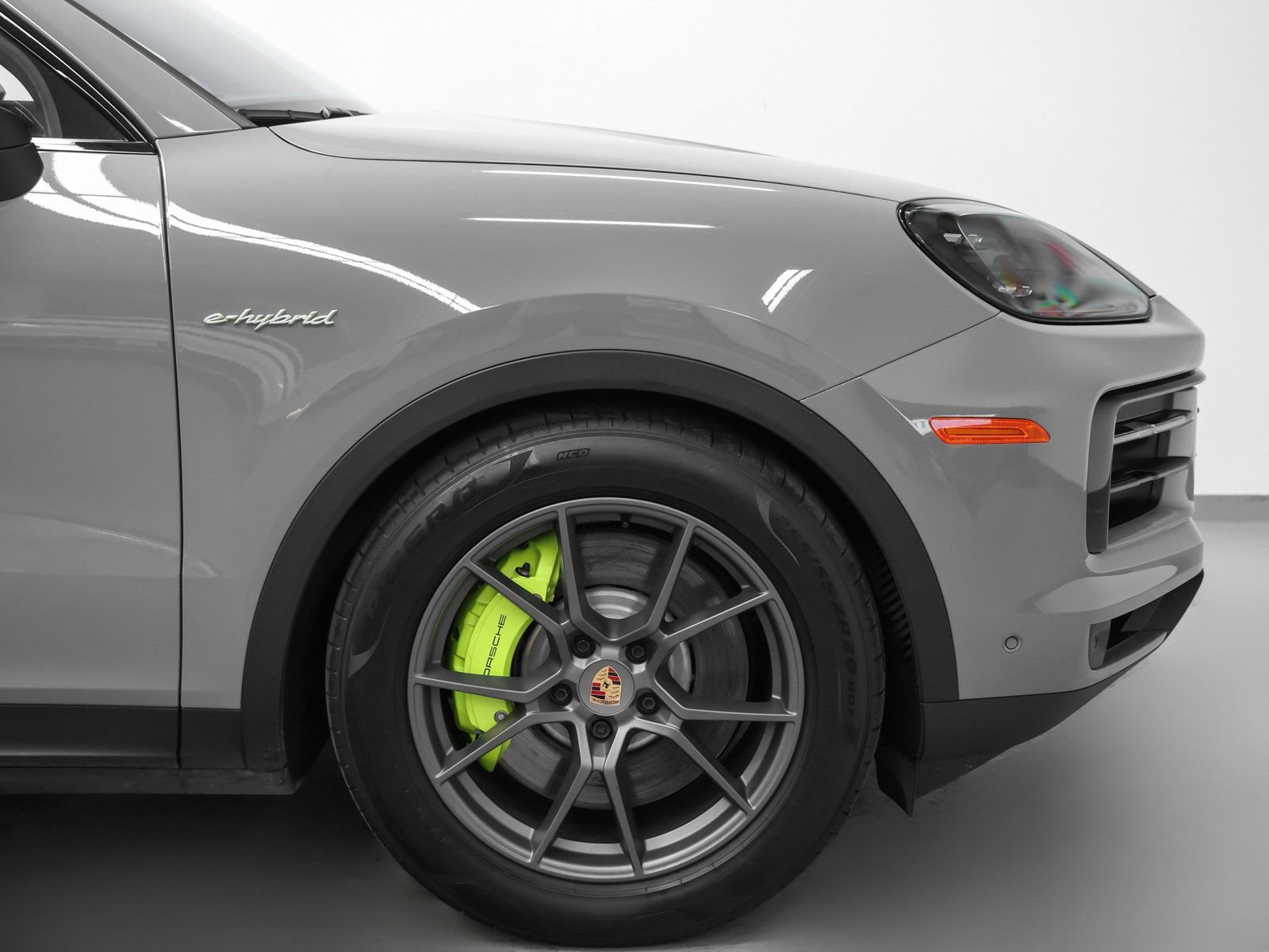 Certified 2025 Porsche Cayenne E-Hybrid image 15