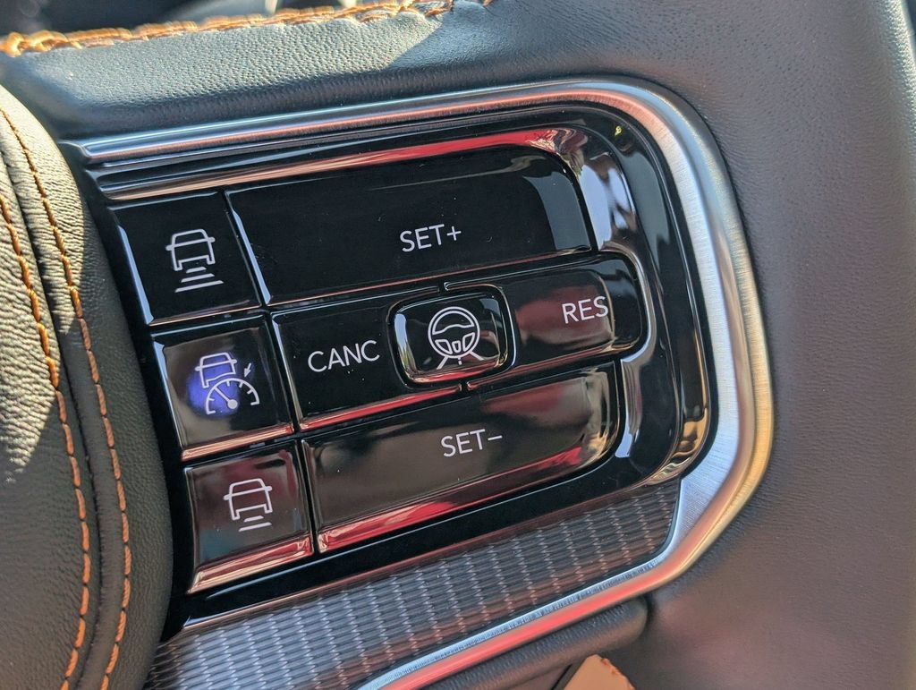 New 2026 Jeep Grand Wagoneer L Summit AWD/4WD image 15
