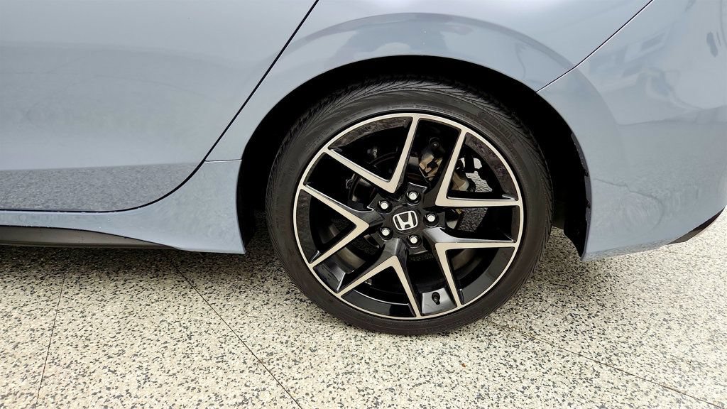Used 2022 Honda Civic Sport Touring image 9