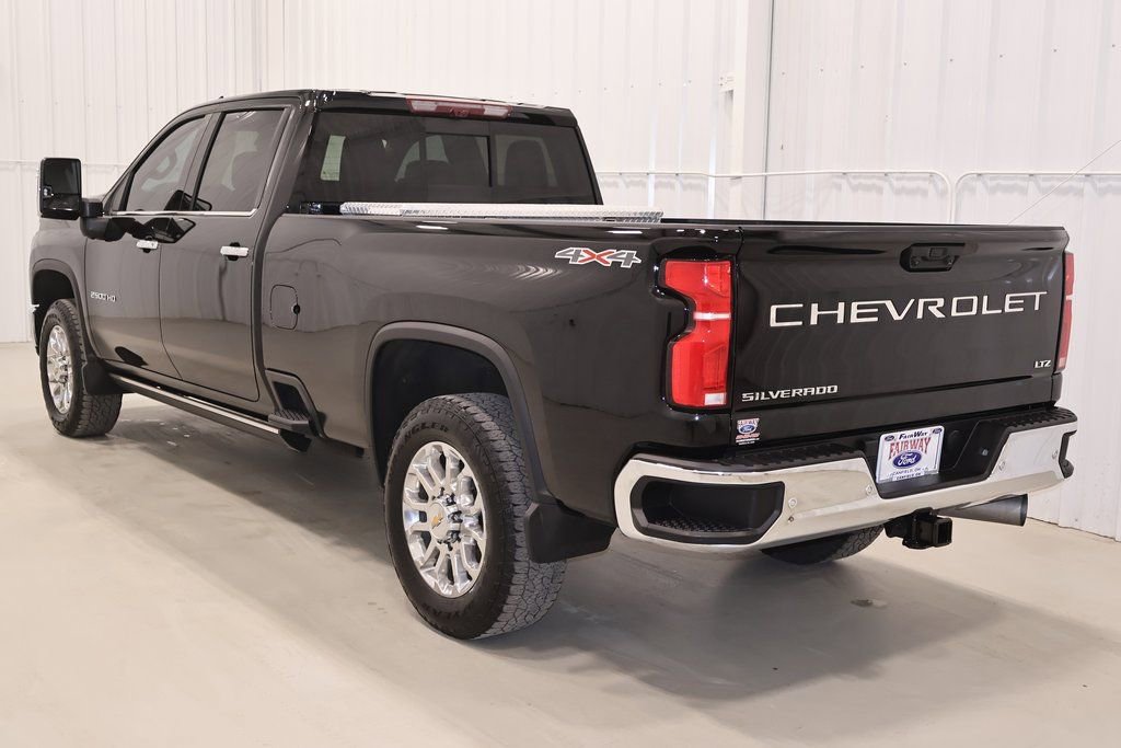 Used 2025 Chevrolet Silverado 2500 LTZ w/ LTZ Premium Package image 7