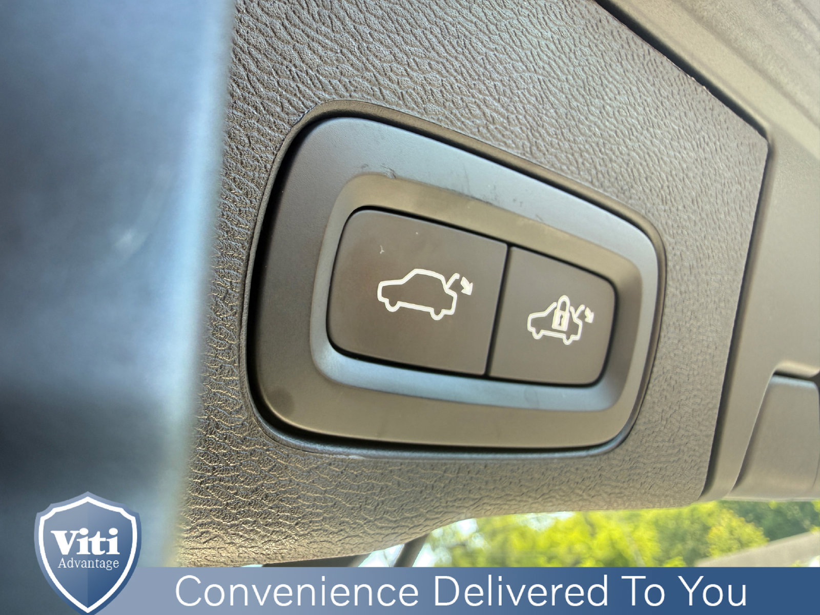 Certified 2023 Volvo XC60 B5 Plus AWD/4WD image 25