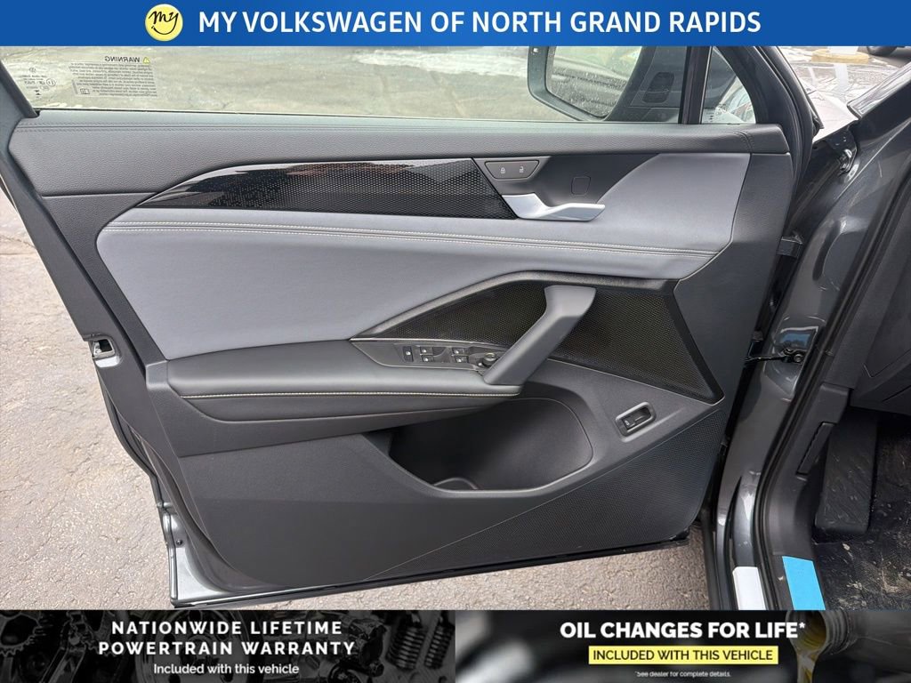 New 2026 Volkswagen Tiguan SE image 9