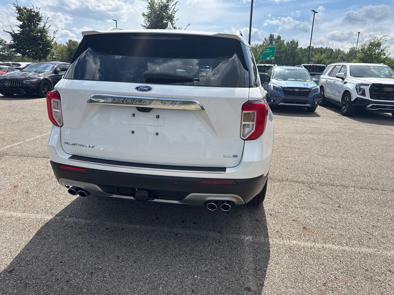 Used 2020 Ford Explorer Platinum w/ Premium Technology Package AWD/4WD image 6