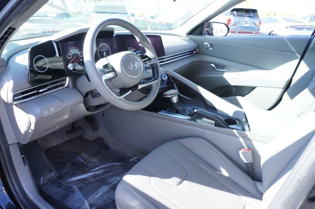 Used 2024 Hyundai Elantra SEL image 16