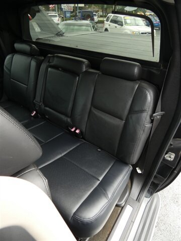 Used 2007 Cadillac Escalade EXT w/ Climate Package AWD/4WD image 41