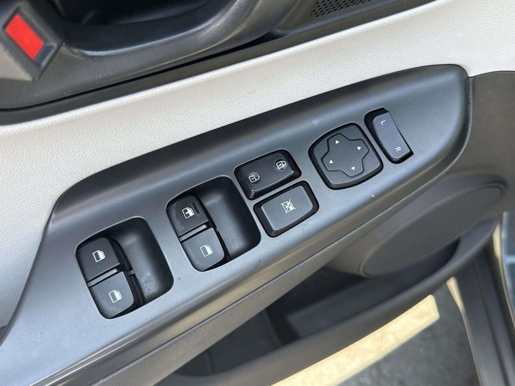 Used 2022 Hyundai Kona SE w/ Cargo Package AWD/4WD image 17